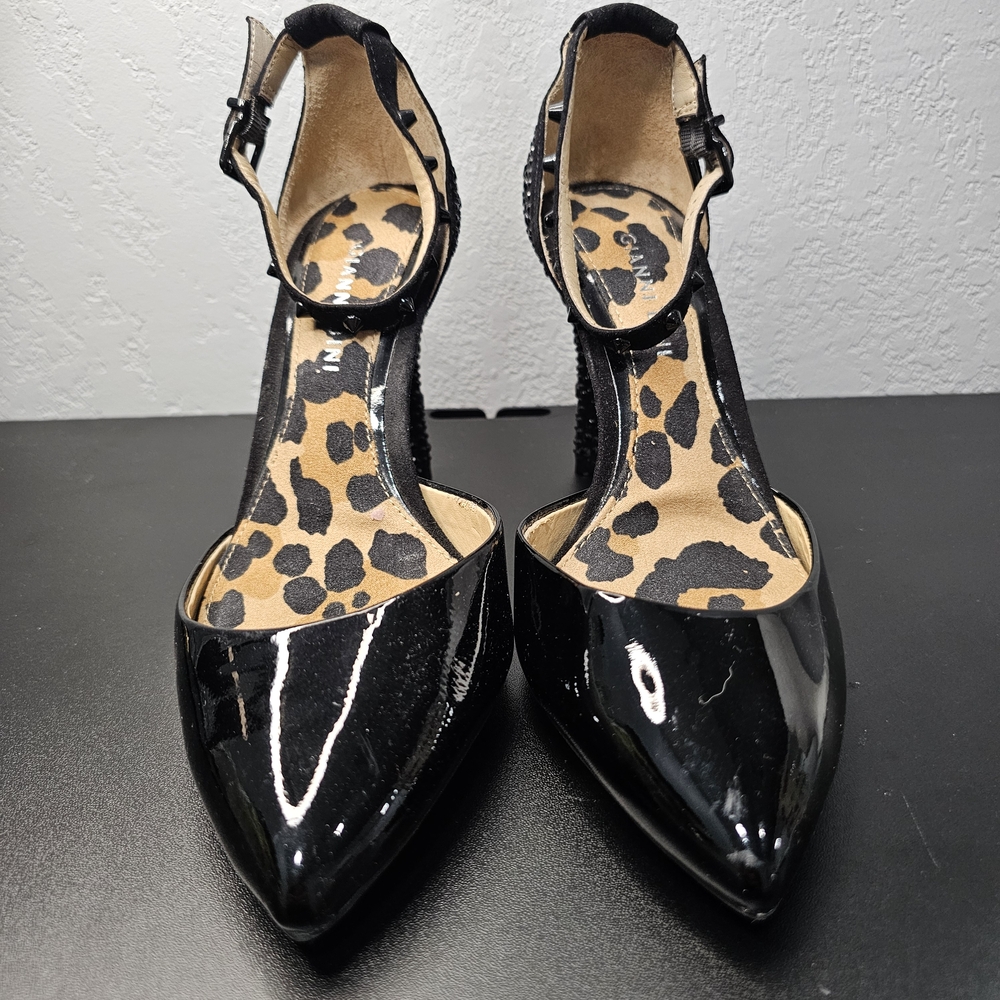 Gianni Bini Black Heels with Elegant Design